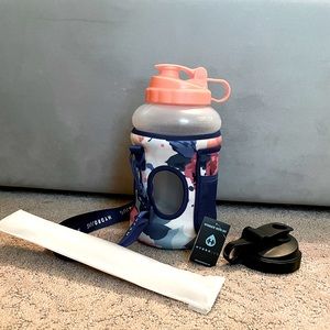 Hydro jug with flower sleeve. Never used! Still has tags.